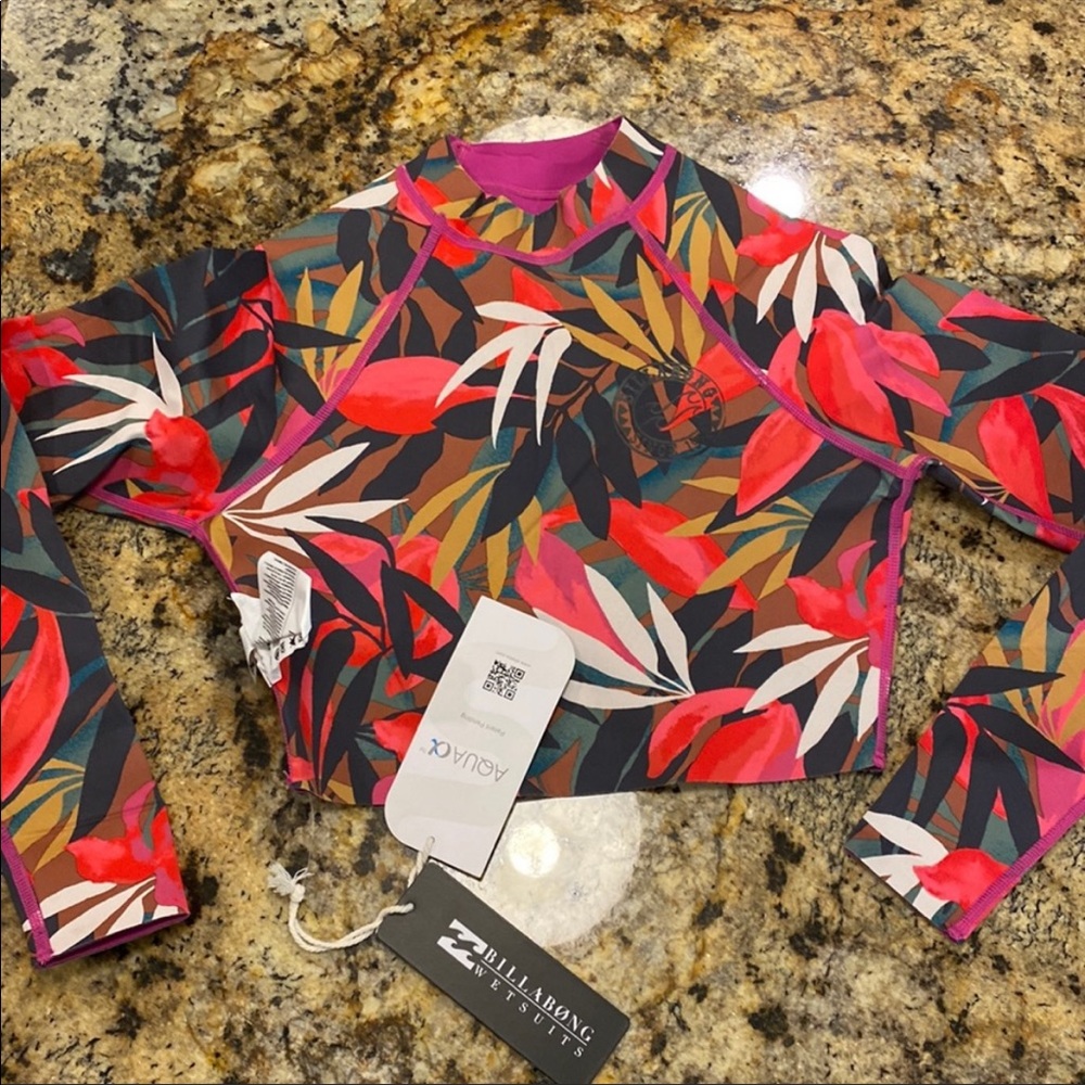 Billabong NWT reversible wetsuit top